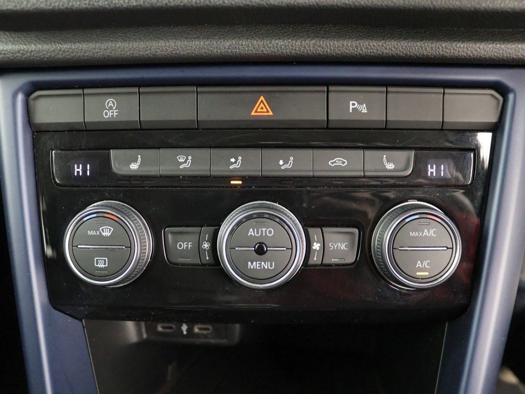 Used Volkswagen T-Roc 2021 for sale - 76631656: Photo 13