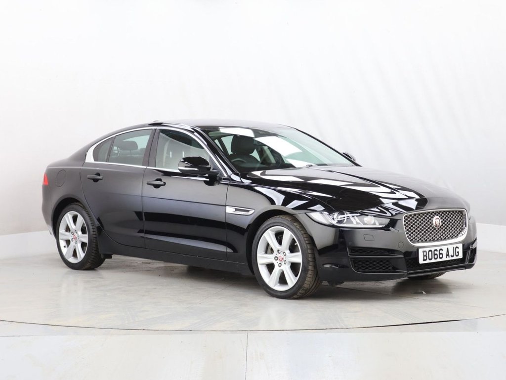 Used Jaguar XE 2018 for sale - 78044211: Photo 2