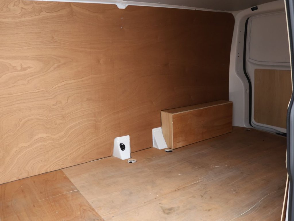 Used Volkswagen Transporter 2021 for sale - 76210115: Photo 20