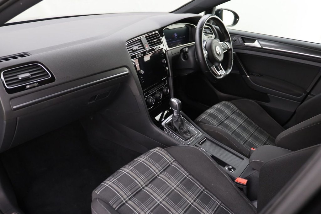 Used Volkswagen Golf 2018 for sale - 76962163: Photo 24