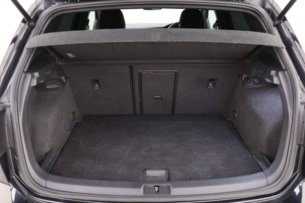 Used Volkswagen Golf 2018 for sale - 76962163: Photo 25