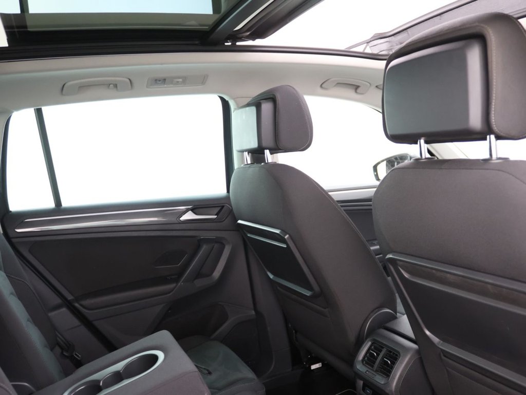 Used Volkswagen Tiguan 2018 for sale - 77262937: Photo 2