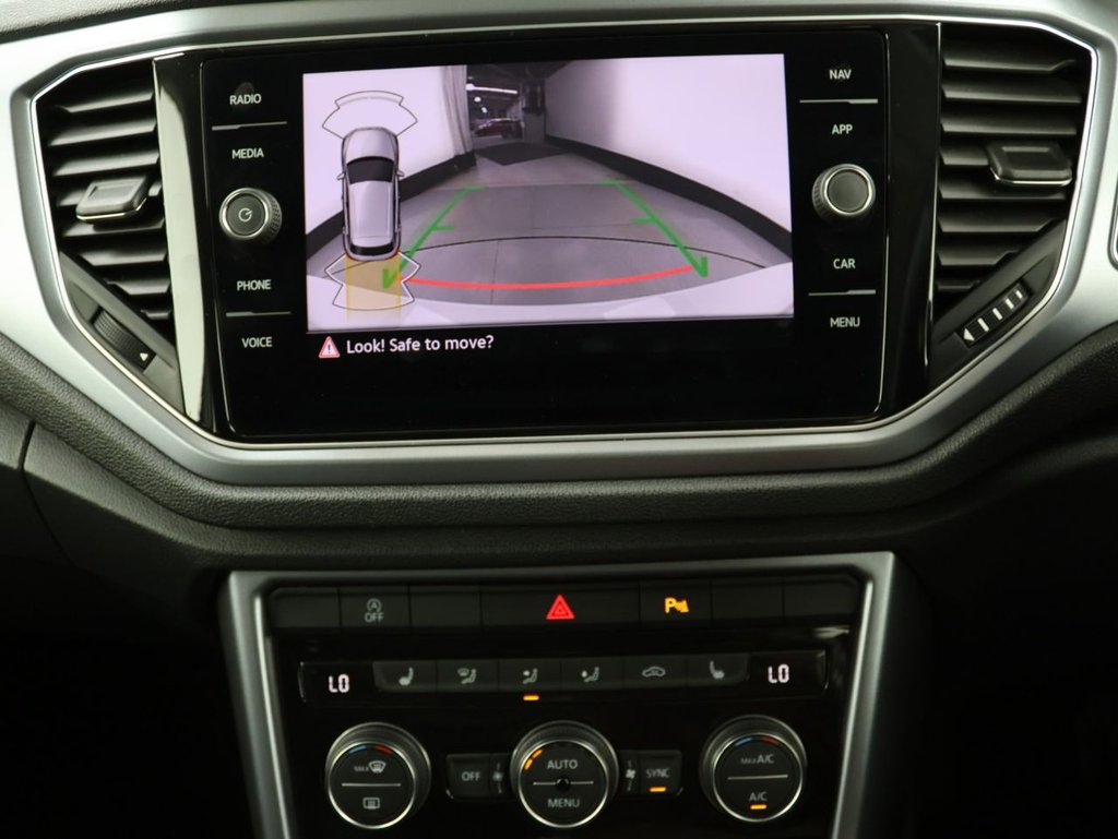 Used Volkswagen T-Roc 2022 for sale - 76665643: Photo 16