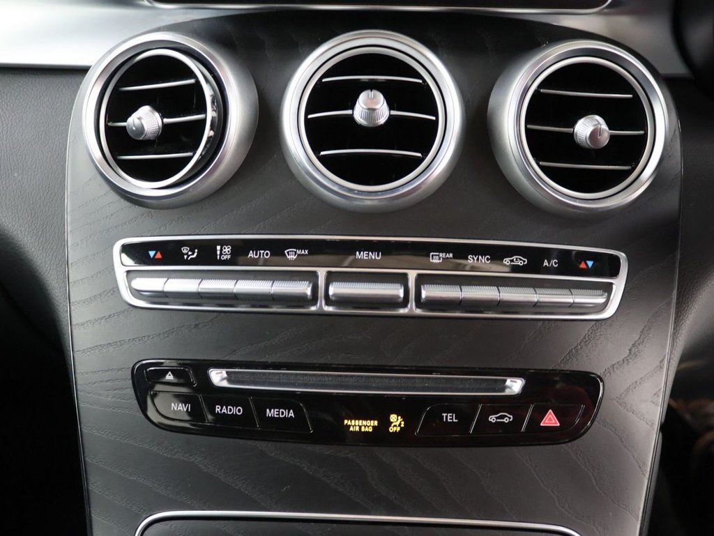 Used Mercedes-Benz GLC 2019 for sale - 76642203: Photo 13