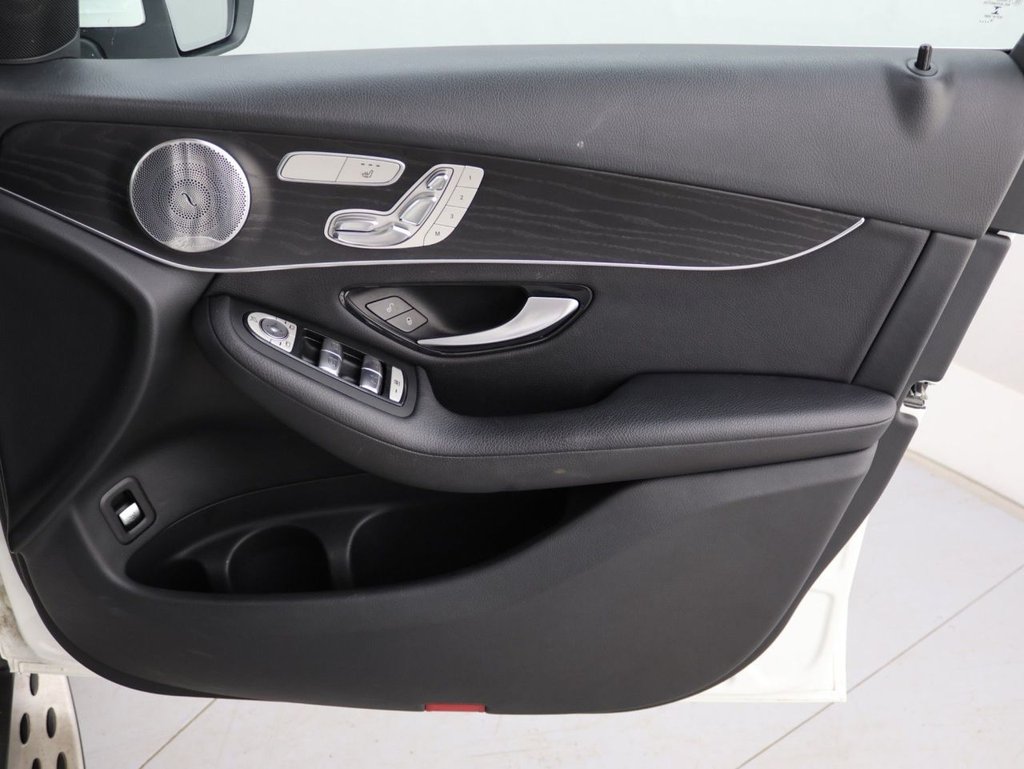 Used Mercedes-Benz GLC 2019 for sale - 76642203: Photo 28