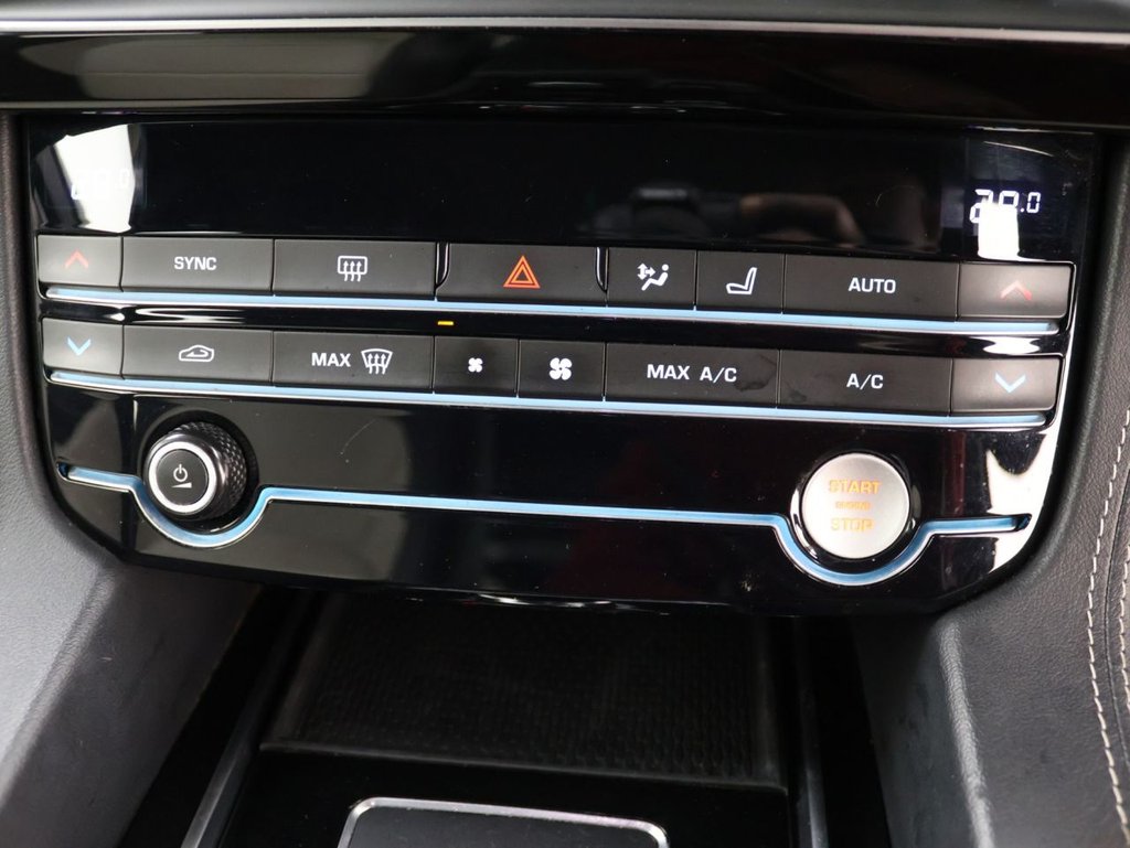 Used Jaguar F-Pace 2019 for sale - 76356268: Photo 13