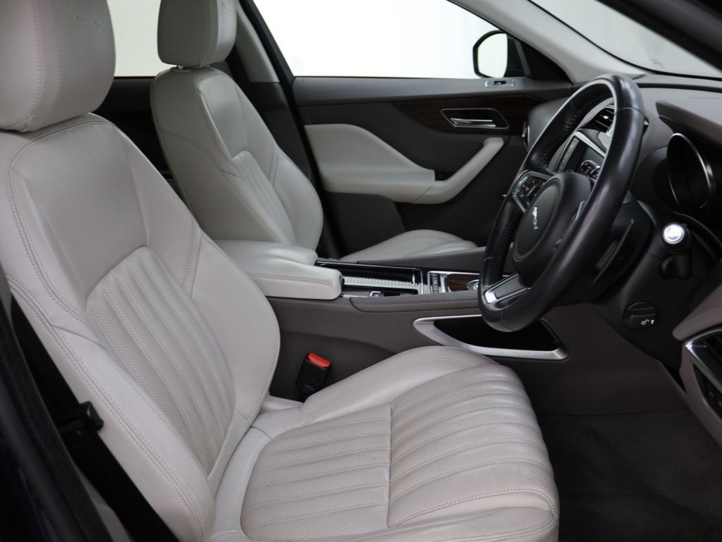Used Jaguar F-Pace 2018 for sale - 76604391: Photo 12
