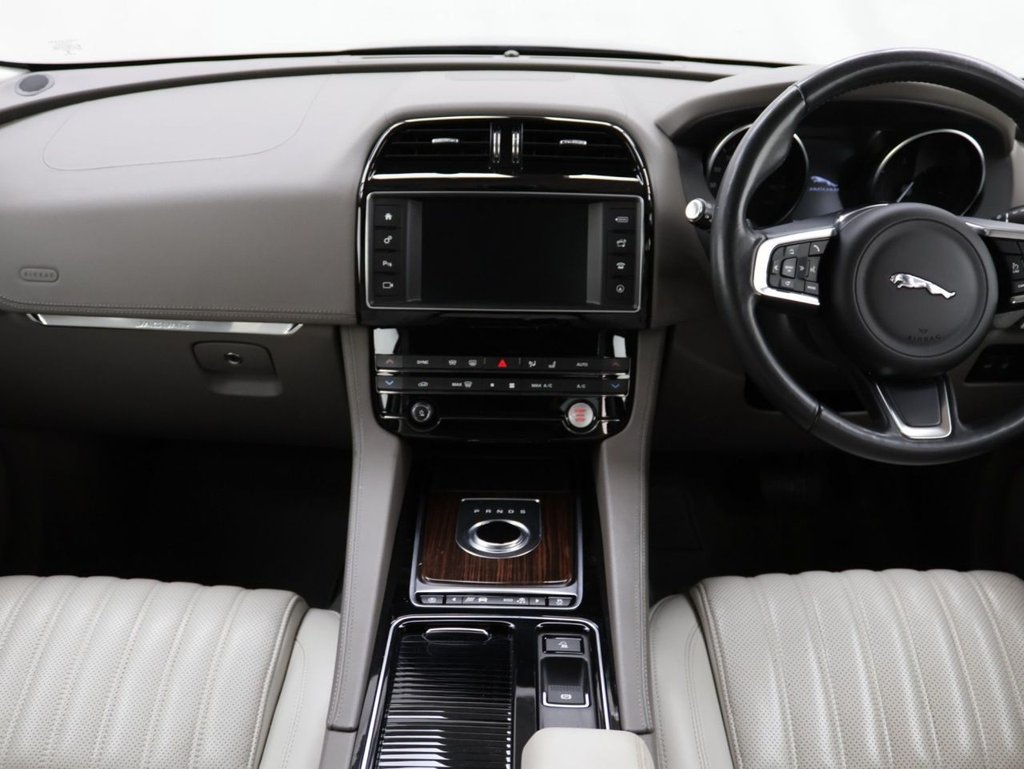 Used Jaguar F-Pace 2018 for sale - 76604391: Photo 19