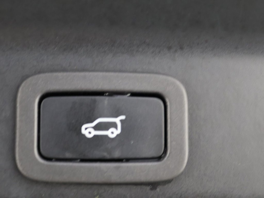 Used Jaguar F-Pace 2018 for sale - 76604391: Photo 26