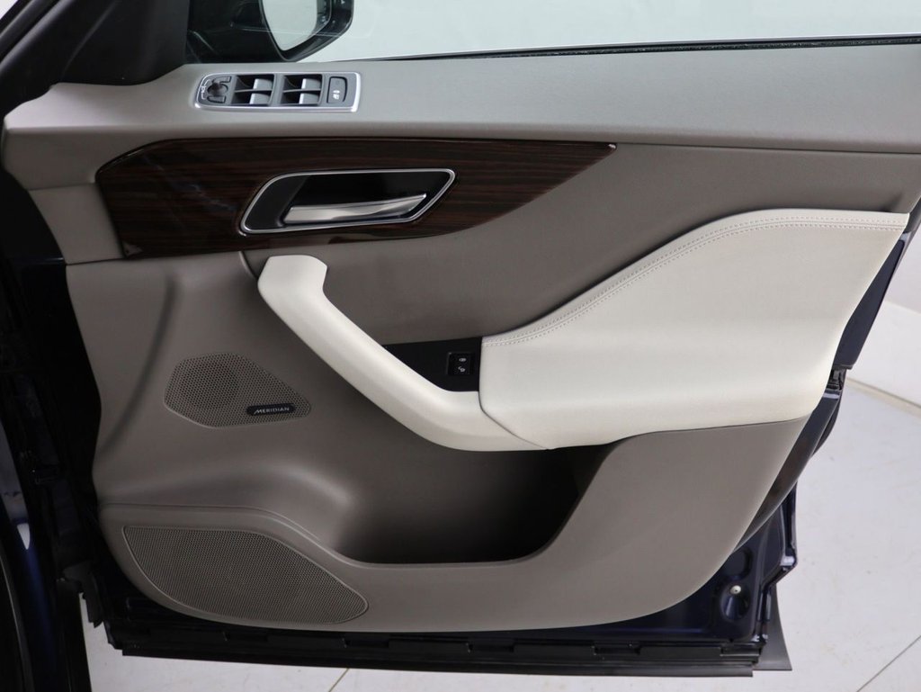 Used Jaguar F-Pace 2018 for sale - 76604391: Photo 27