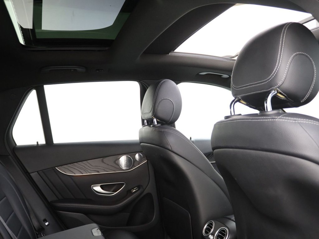 Used Mercedes-Benz GLC 2018 for sale - 77719618: Photo 2