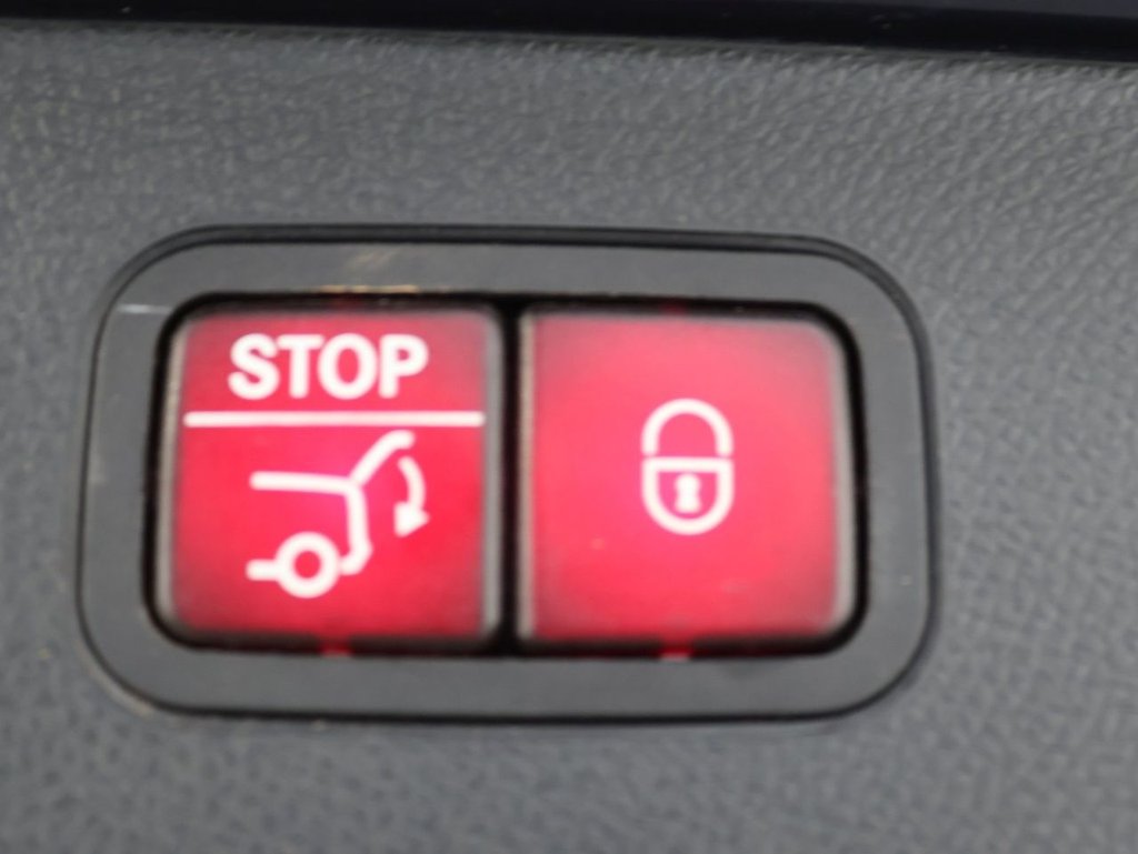 Used Mercedes-Benz GLC 2018 for sale - 77719618: Photo 28