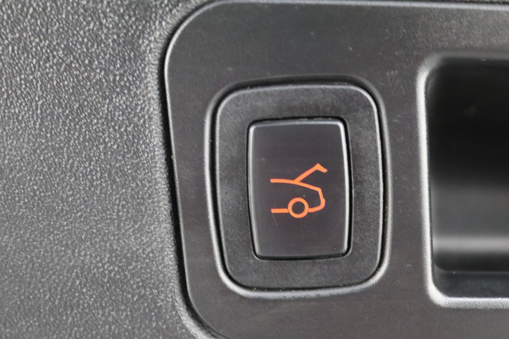 Used Tesla Model S 2018 for sale - 76385847: Photo 25