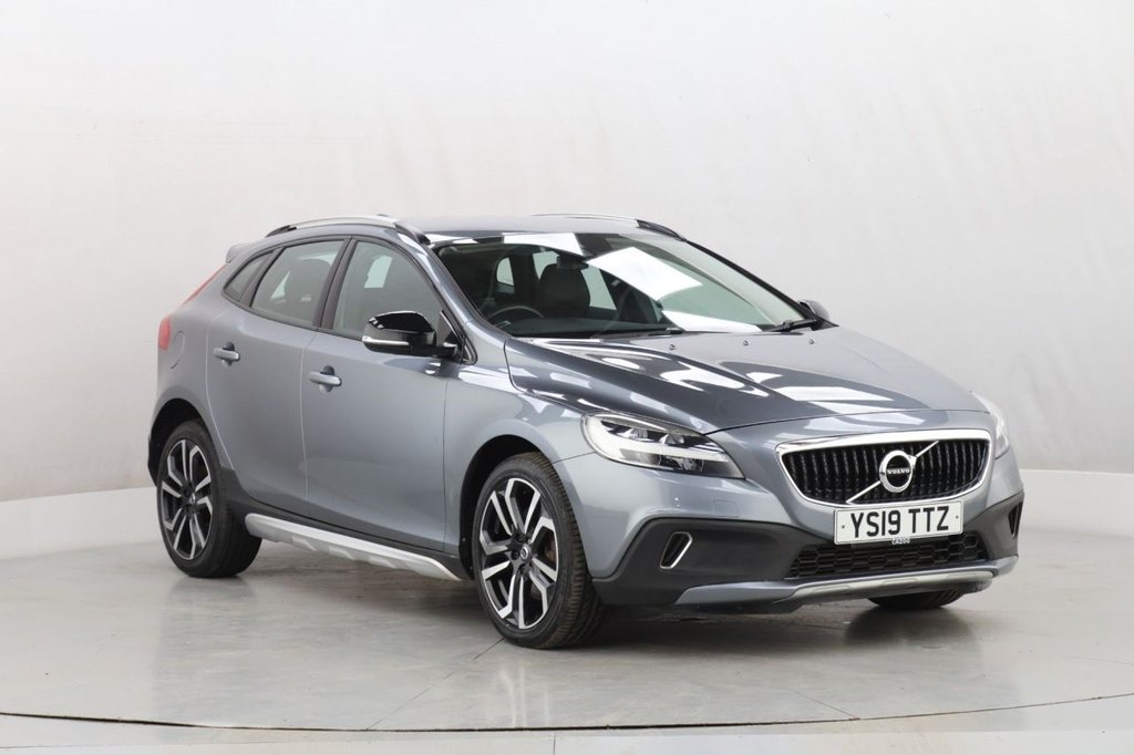 Used Volvo V40 2019 for sale - 77383898: Photo 2