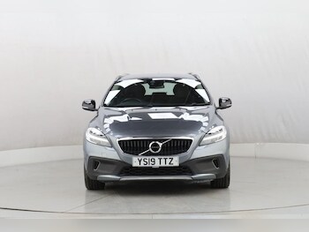 Used Volvo V40 Cross Country 2019 for sale - 77383898: Photo