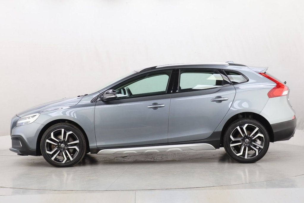 Used Volvo V40 2019 for sale - 77383898: Photo 6