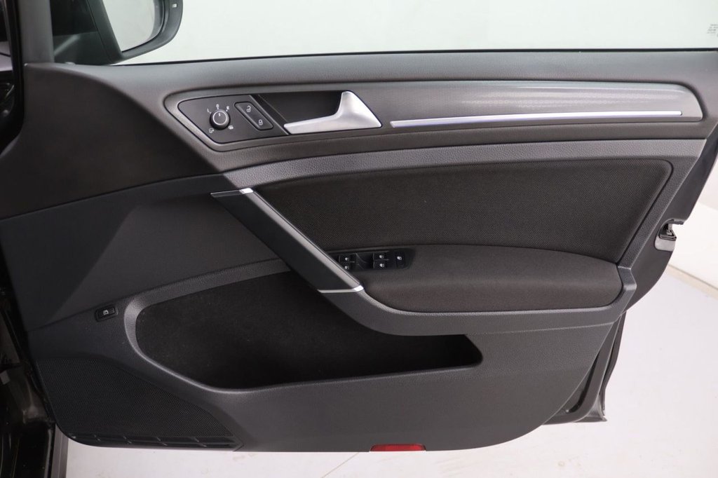 Used Volkswagen Golf 2017 for sale - 77319644: Photo 26