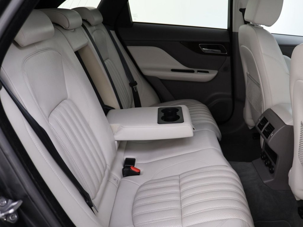 Used Jaguar F-Pace 2018 for sale - 76710735: Photo 17