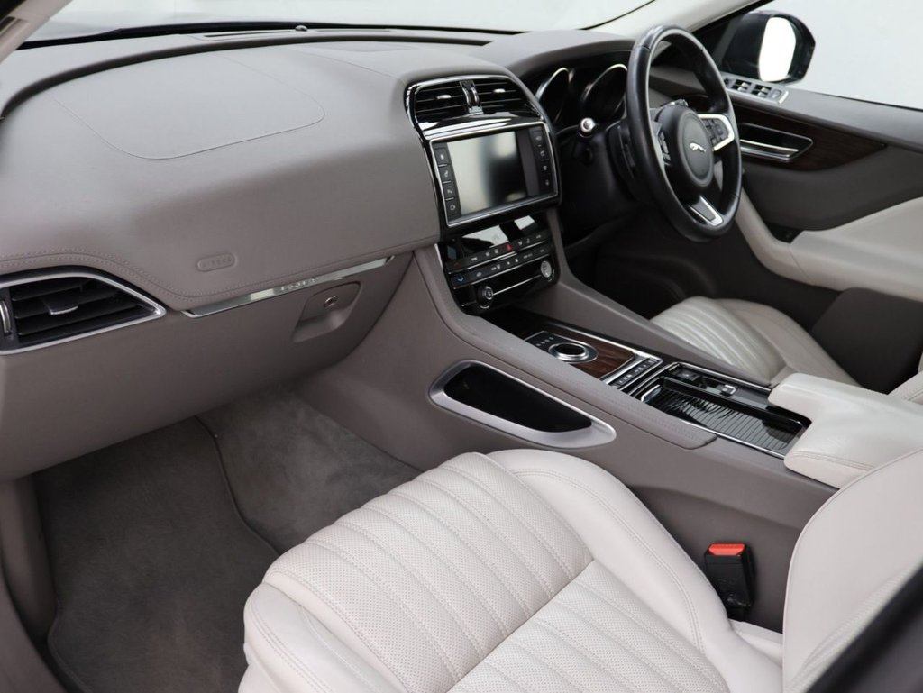 Used Jaguar F-Pace 2018 for sale - 76710735: Photo 23