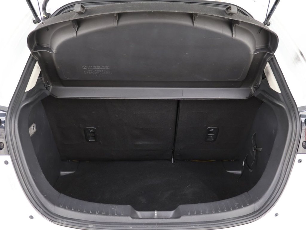 Used Mazda Mazda2 2015 for sale - 76686135: Photo 24