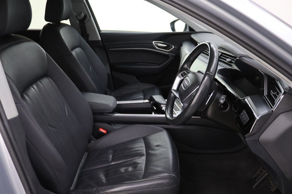 Used Audi e-tron 2020 for sale - 77037972: Photo 12