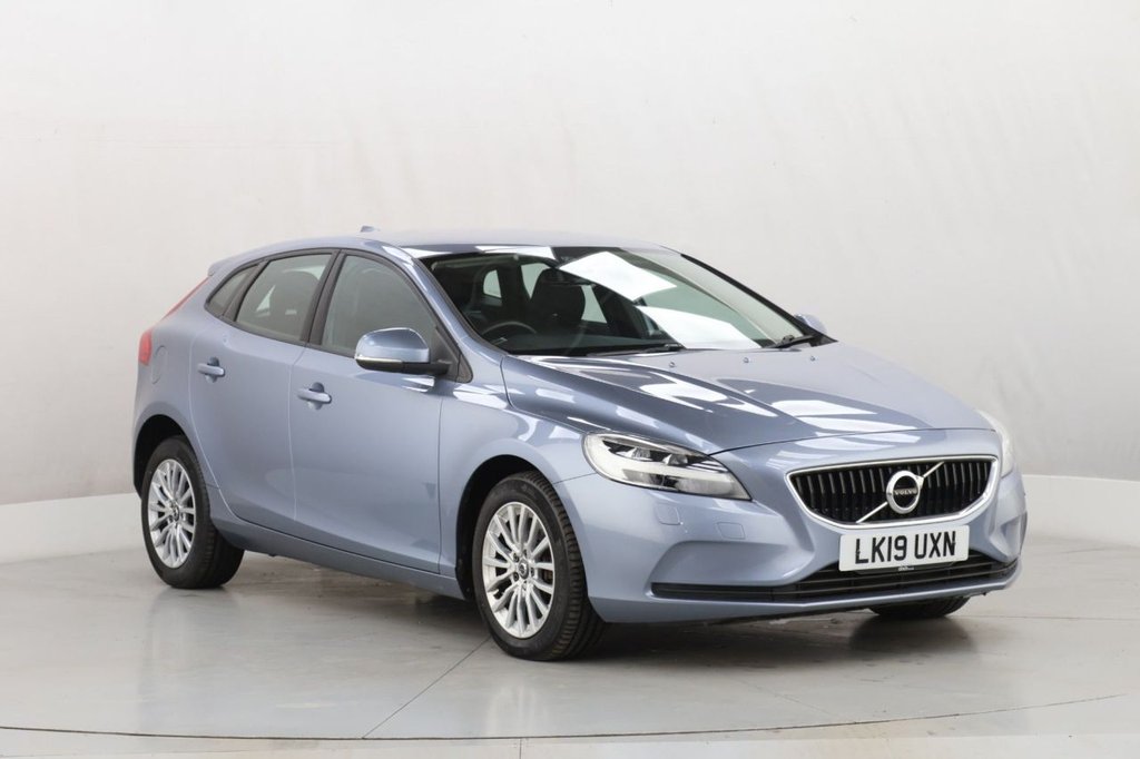 Used Volvo V40 2019 for sale - 77666882: Photo 2