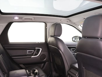 Used Land Rover Discovery Sport 2017 for sale - 76665799: Photo