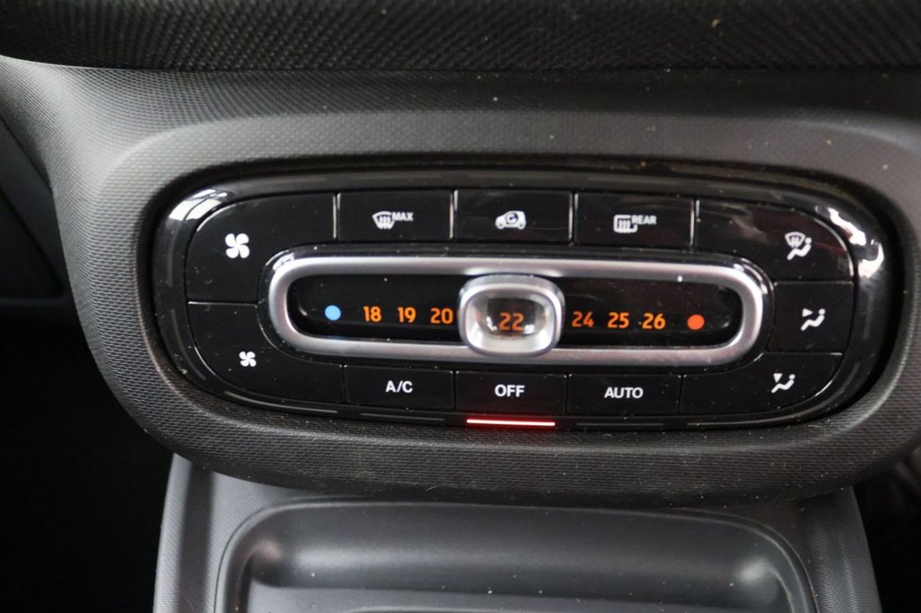 Used smart fortwo 2018 for sale - 76535692: Photo 13