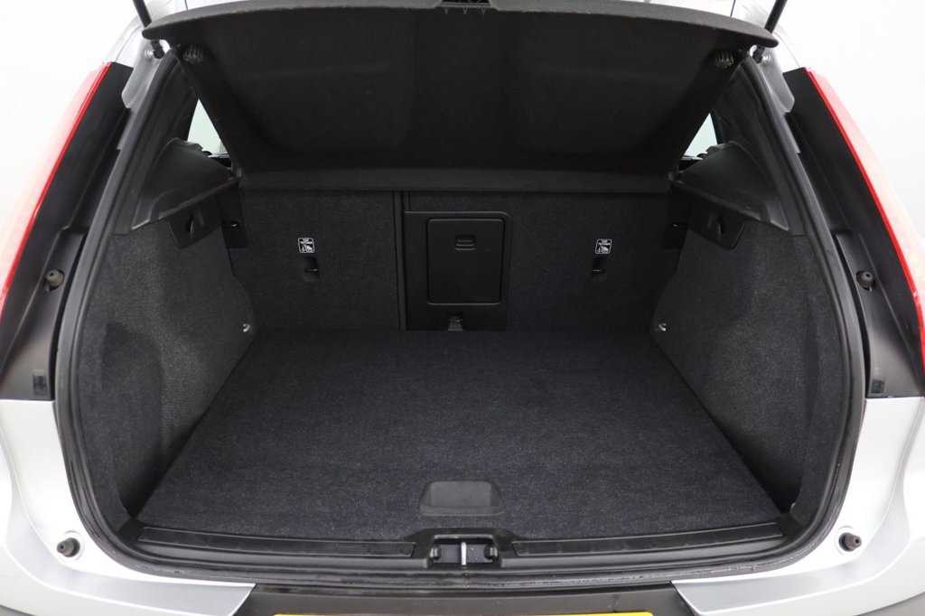 Used Volvo XC40 2019 for sale - 77226880: Photo 25