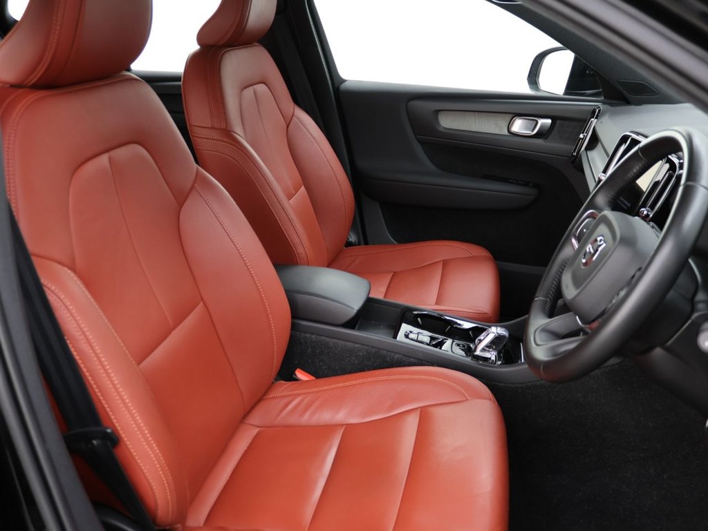 Used Volvo XC40 2021 for sale - 77049087: Photo 2