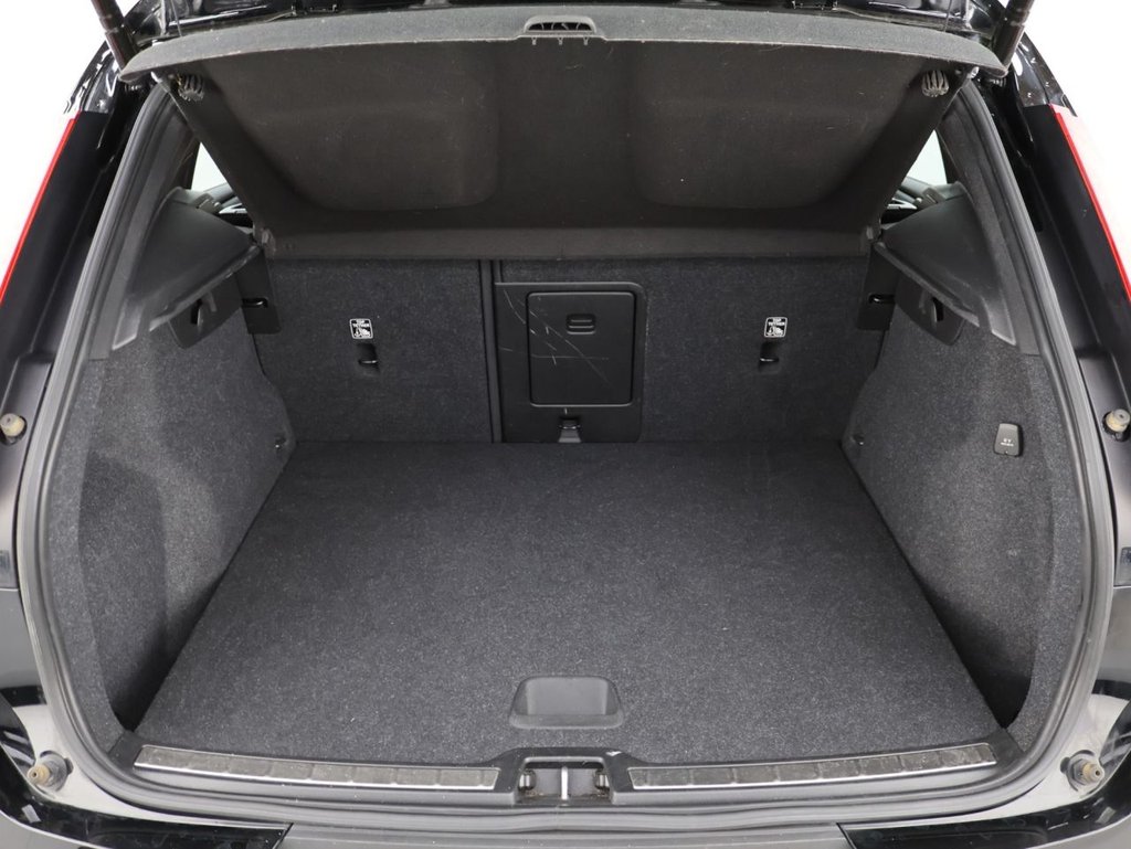 Used Volvo XC40 2021 for sale - 77049087: Photo 27