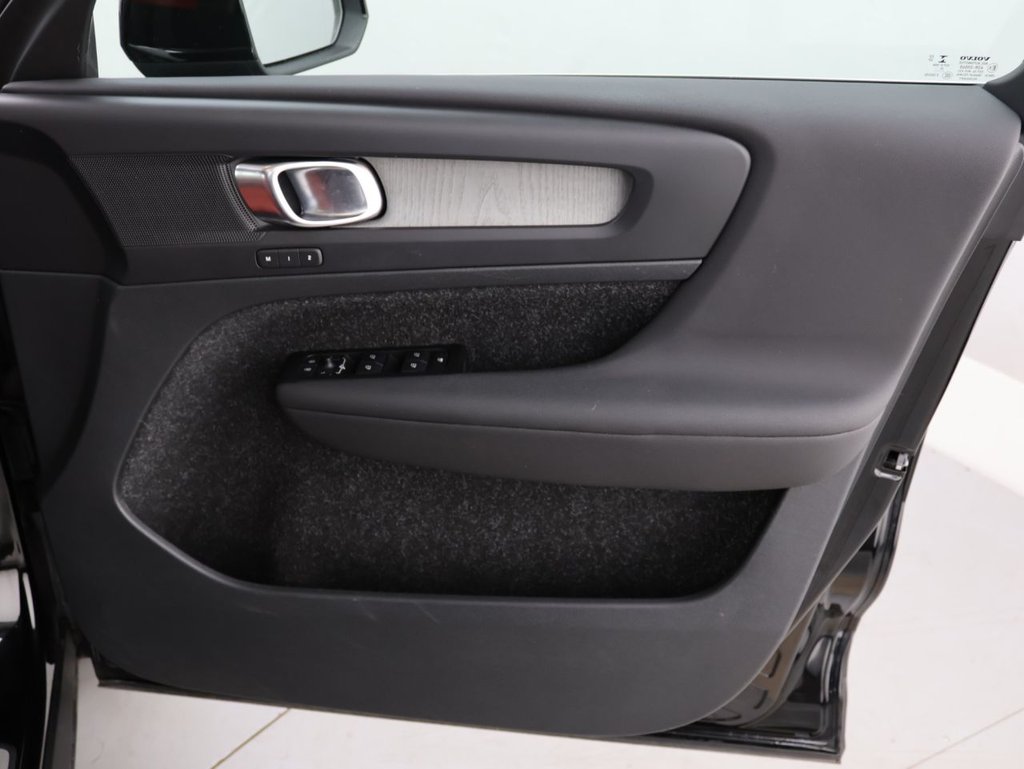 Used Volvo XC40 2021 for sale - 77049087: Photo 29