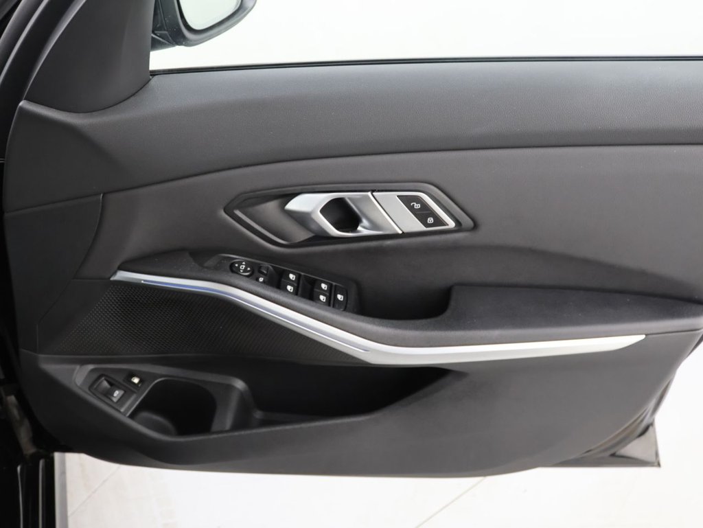 Used BMW 3 Series 2021 for sale - 76520395: Photo 29
