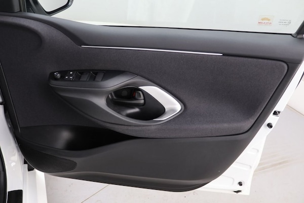 Used Mazda Mazda2 HYBRID 2023 for sale - 76255907: Photo 26