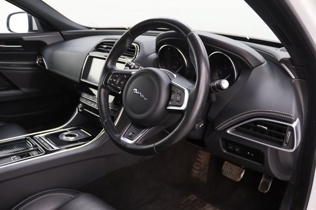 Used Jaguar XE 2019 for sale - 77583313: Photo 10