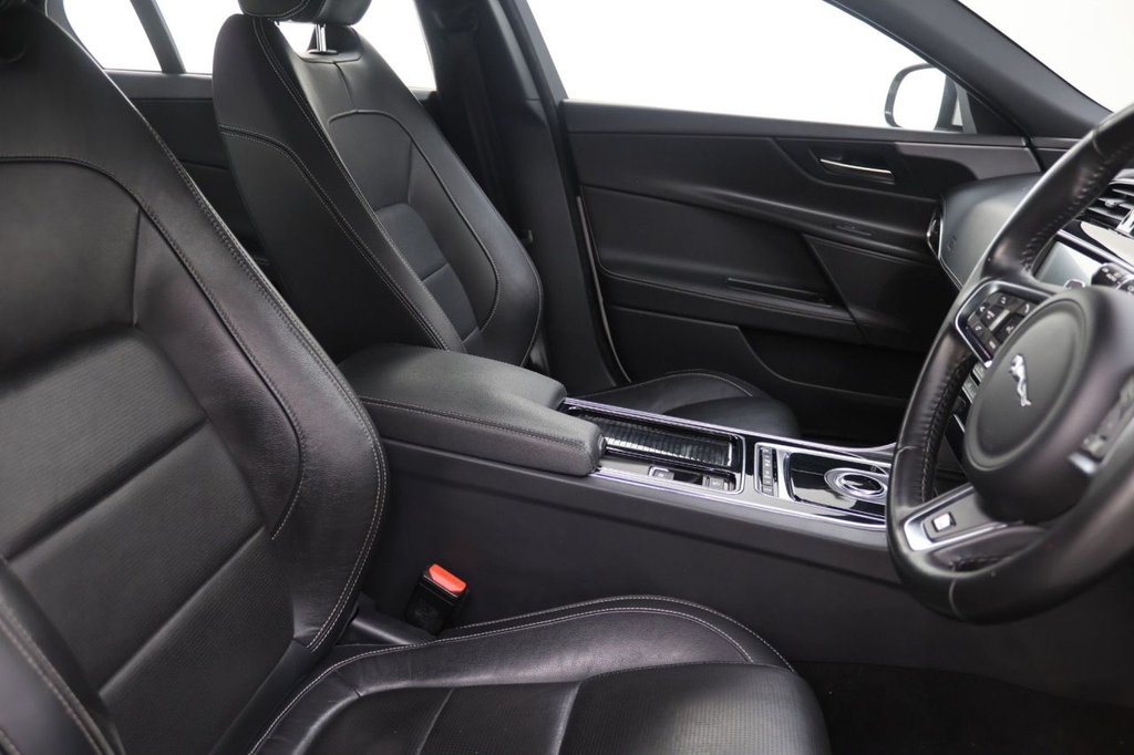 Used Jaguar XE 2019 for sale - 77583313: Photo 11