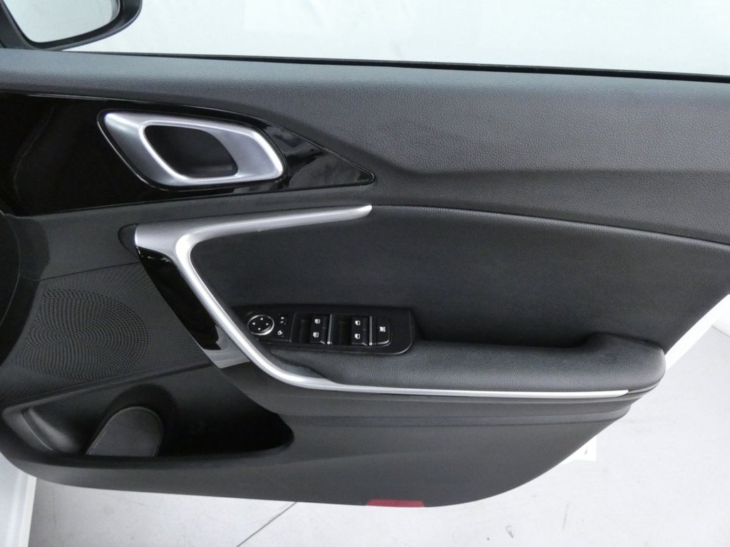 Used Kia Ceed 2023 for sale - 76176171: Photo 29