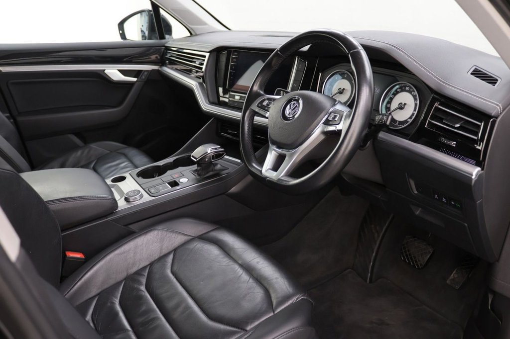 Used Volkswagen Touareg 2018 for sale - 77027175: Photo 10