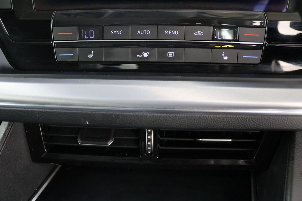 Used Volkswagen Touareg 2018 for sale - 77027175: Photo 16