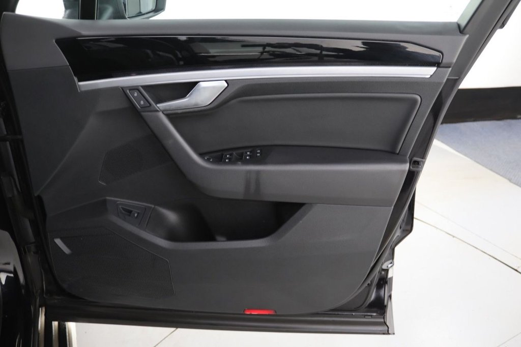 Used Volkswagen Touareg 2018 for sale - 77027175: Photo 26