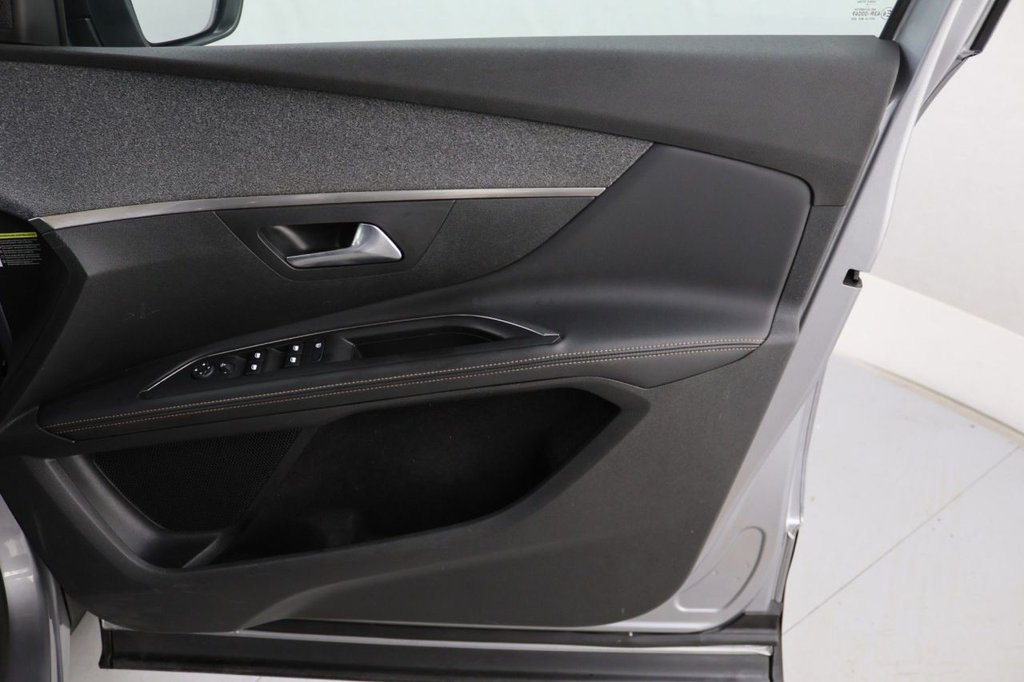 Used Peugeot 5008 2019 for sale - 77065065: Photo 32