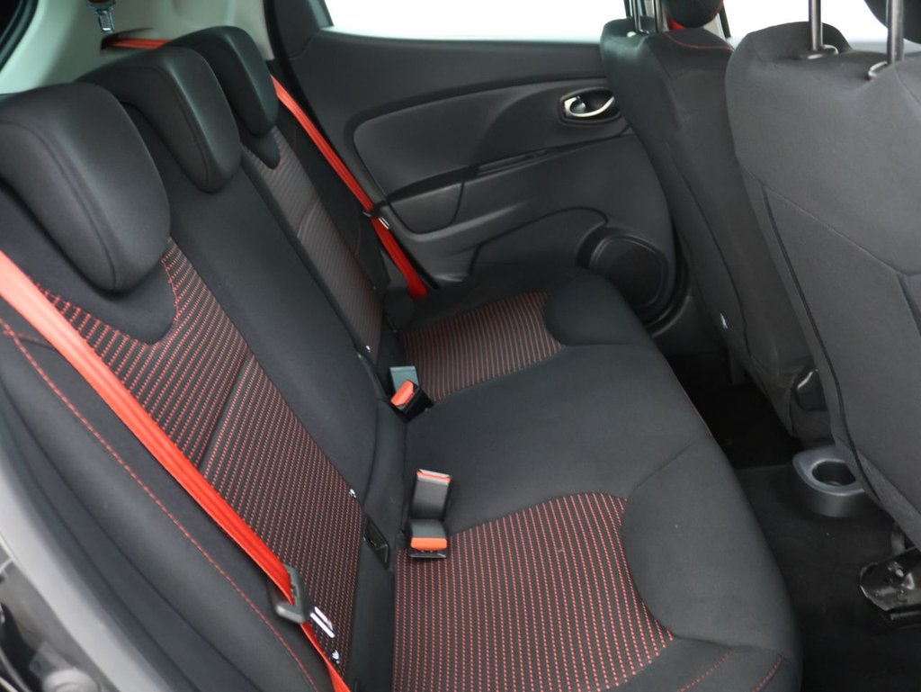 Used Renault Clio 2015 for sale - 76848071: Photo 16