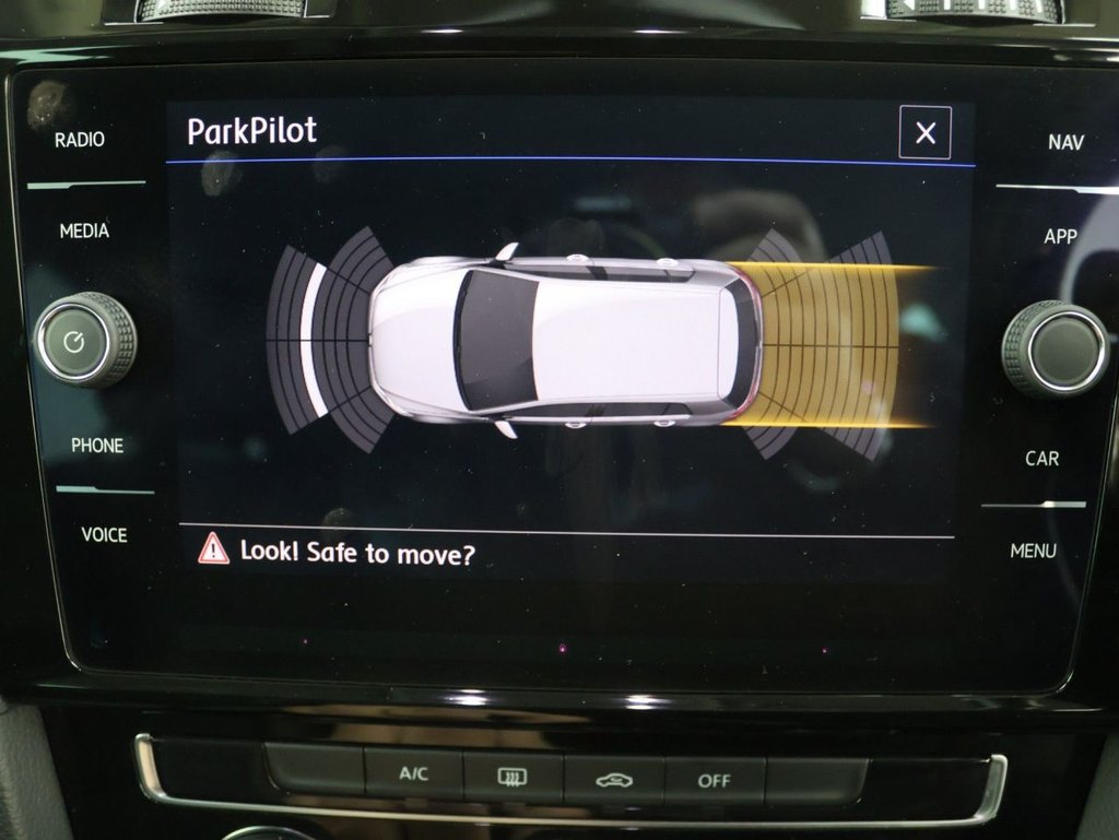 Used Volkswagen Golf 2017 for sale - 77806250: Photo 14