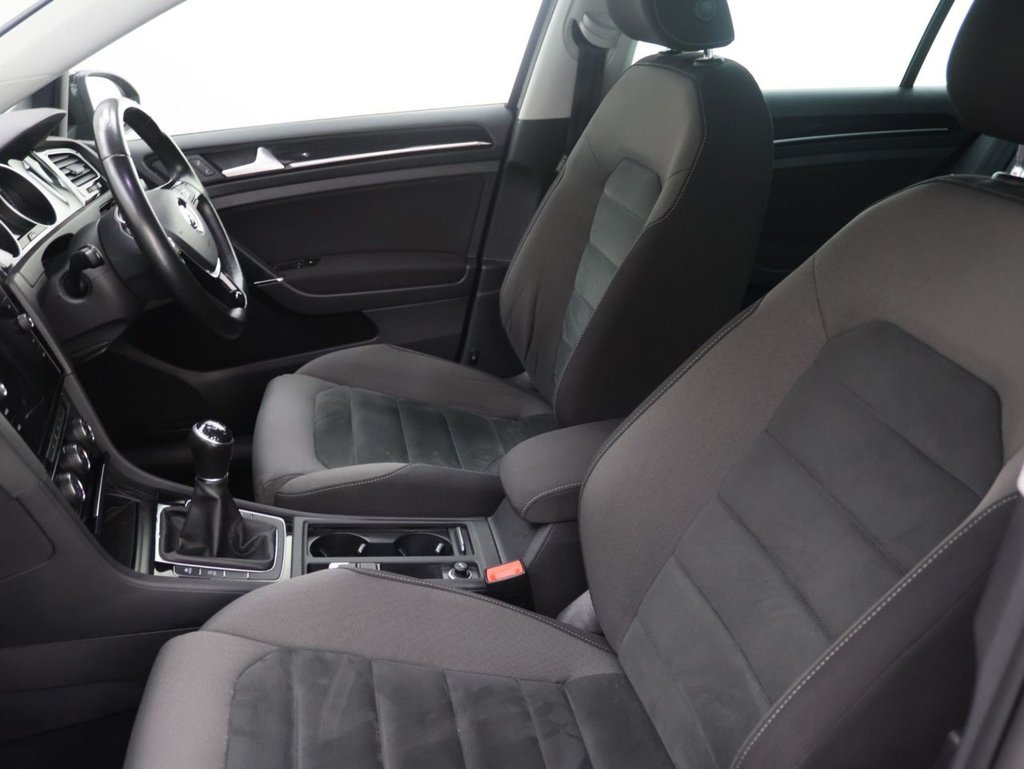 Used Volkswagen Golf 2017 for sale - 77806250: Photo 21