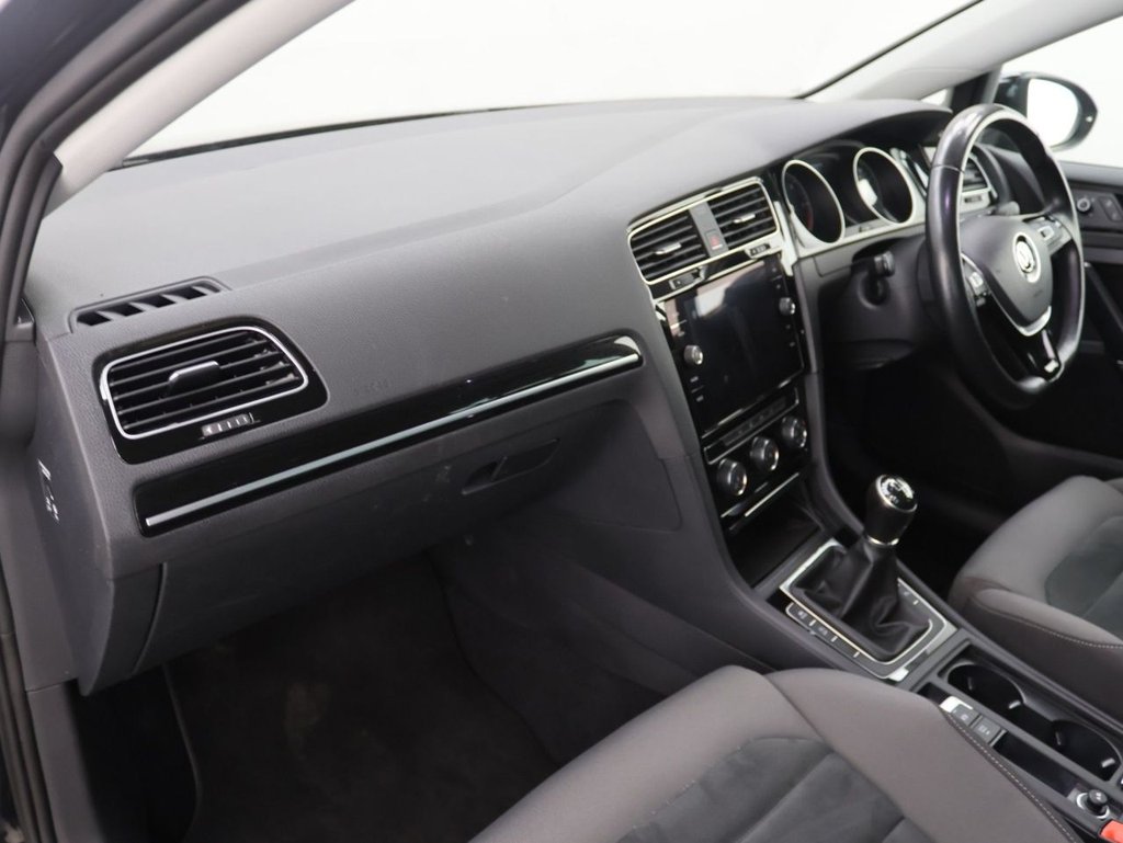 Used Volkswagen Golf 2017 for sale - 77806250: Photo 23