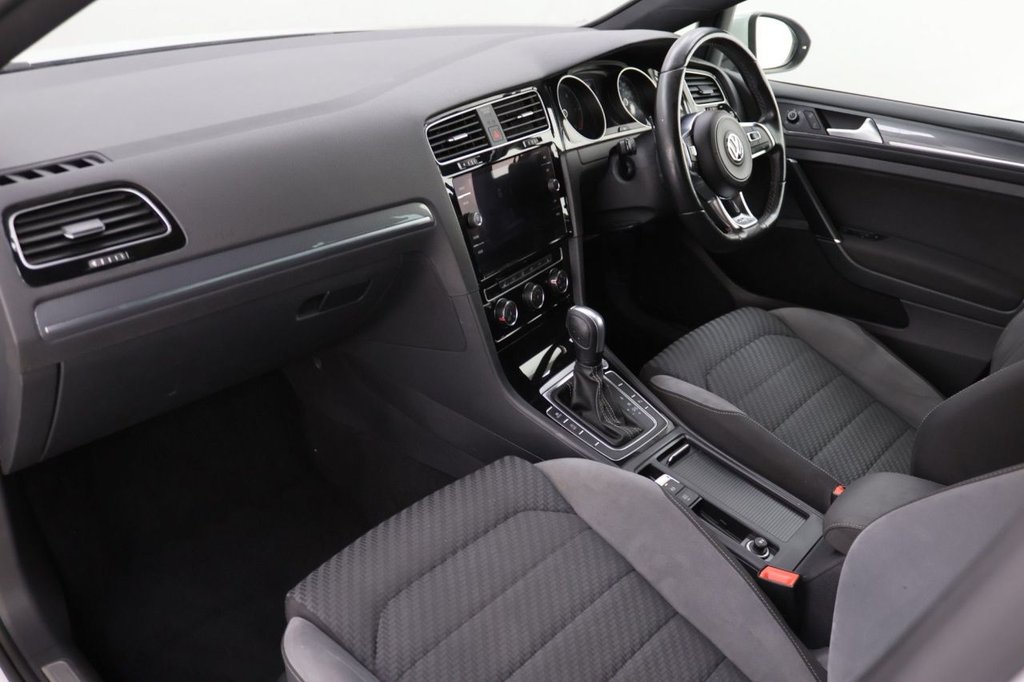 Used Volkswagen Golf 2020 for sale - 77593713: Photo 24