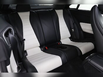 Used Mercedes-Benz E Class 2018 for sale - 77302040: Photo