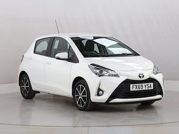 Used Toyota Yaris 2019 for sale - 77966973: Photo