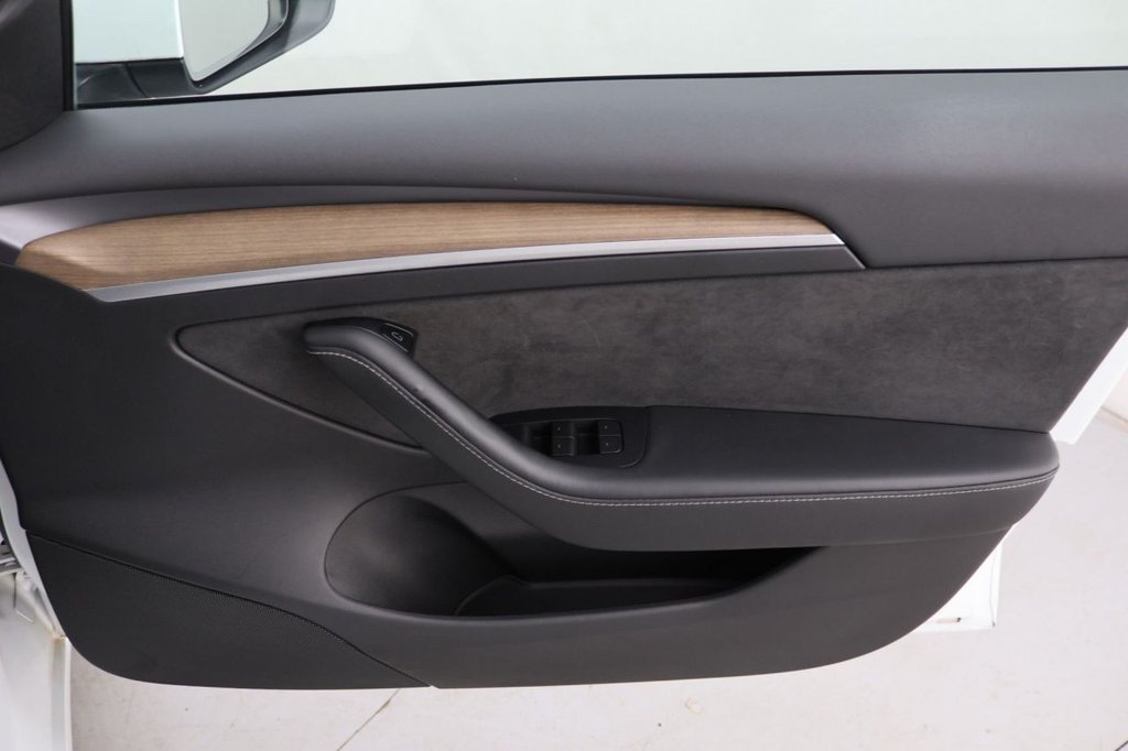 Used Tesla Model 3 2021 for sale - 76547062: Photo 25