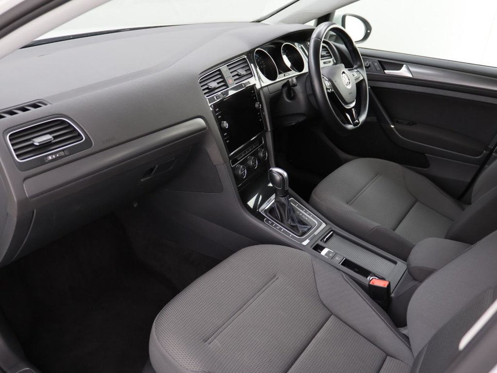 Used Volkswagen Golf 2020 for sale - 76303724: Photo 24